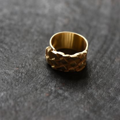 8.6.4. Woven Brass Ring